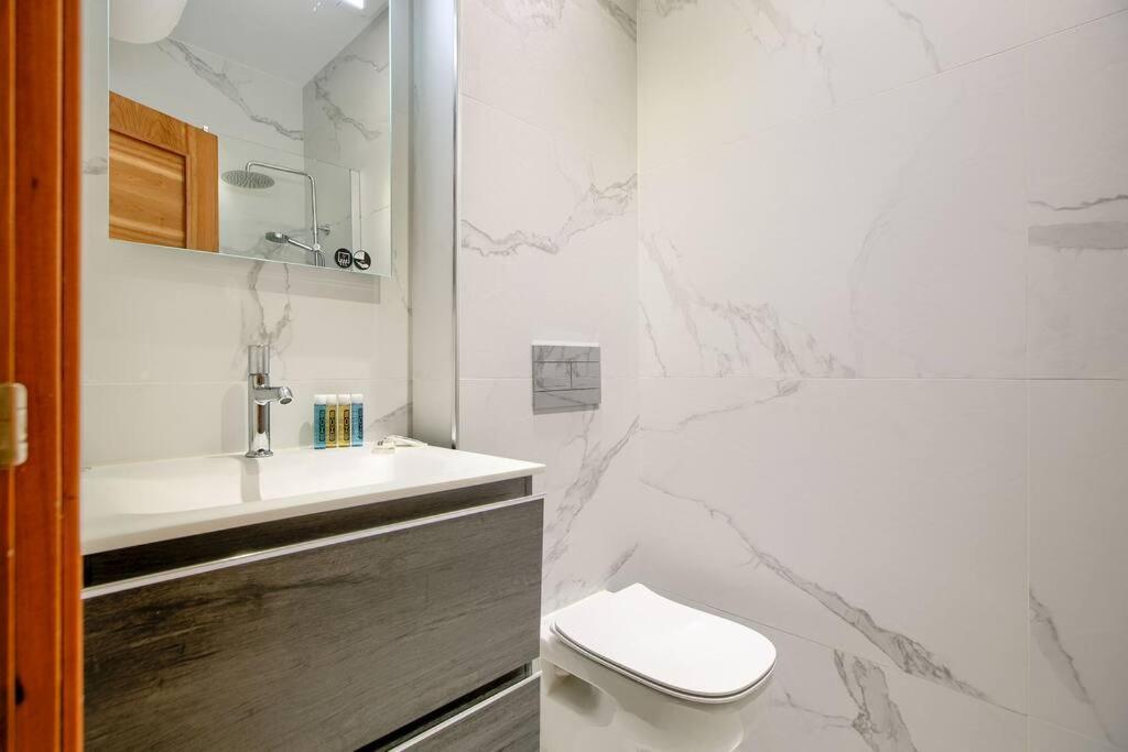Cozy Flat In The Center Of Madrid-Comend-3-De Exterior foto